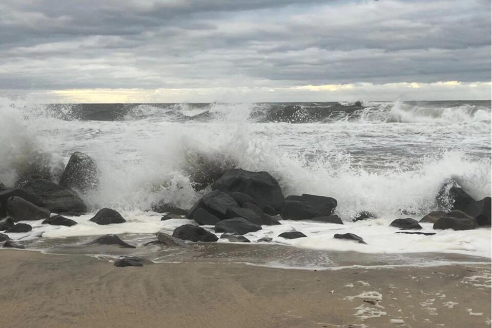 Bruce Springsteen chills at Manasquan hotspot