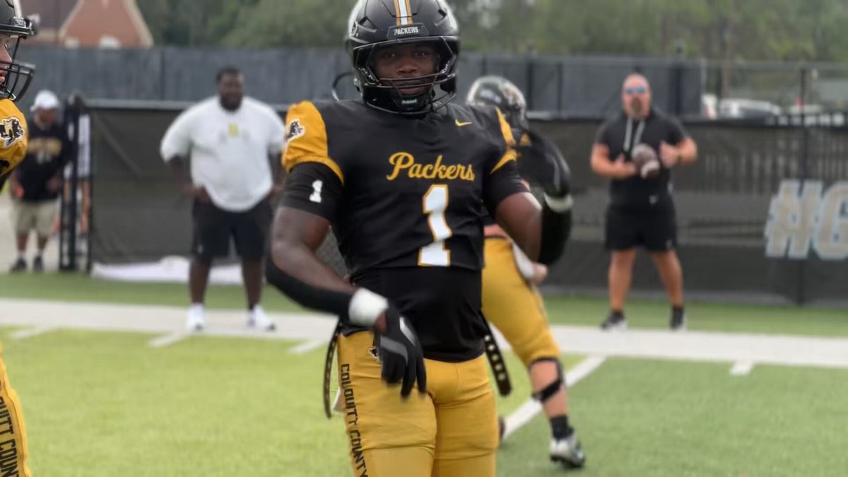 Jae Lamar keeps Dawgs guessing with UGA towel
