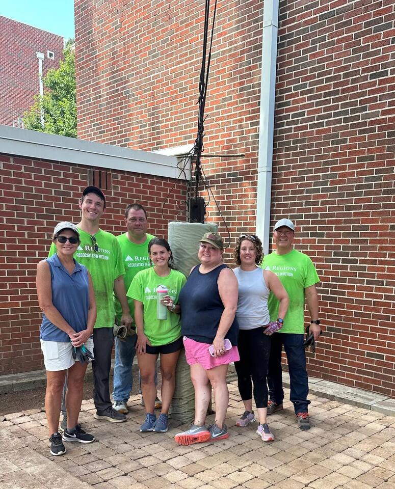 Birmingham volunteers make back-to-school brighter