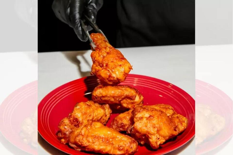 Evansville’s 1,000-seat dinner brings neighbors together