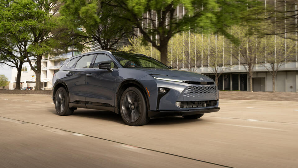 Toyota’s Crown Signia Lease Is a Hidden Gem