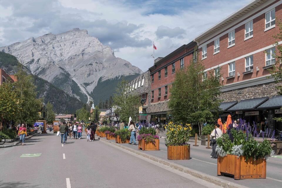 Canada’s Cutest Towns Are Getting Swamped!