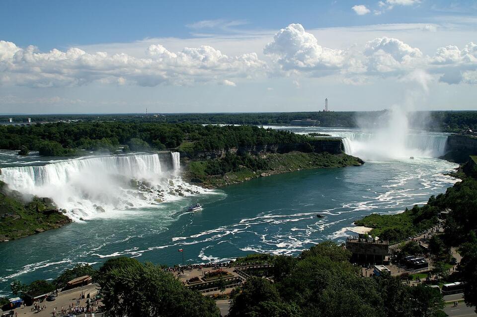Canada’s Cutest Towns Are Getting Swamped!