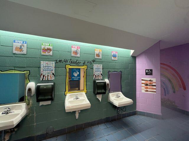 Pleasant Grove teachers brighten up school bathrooms