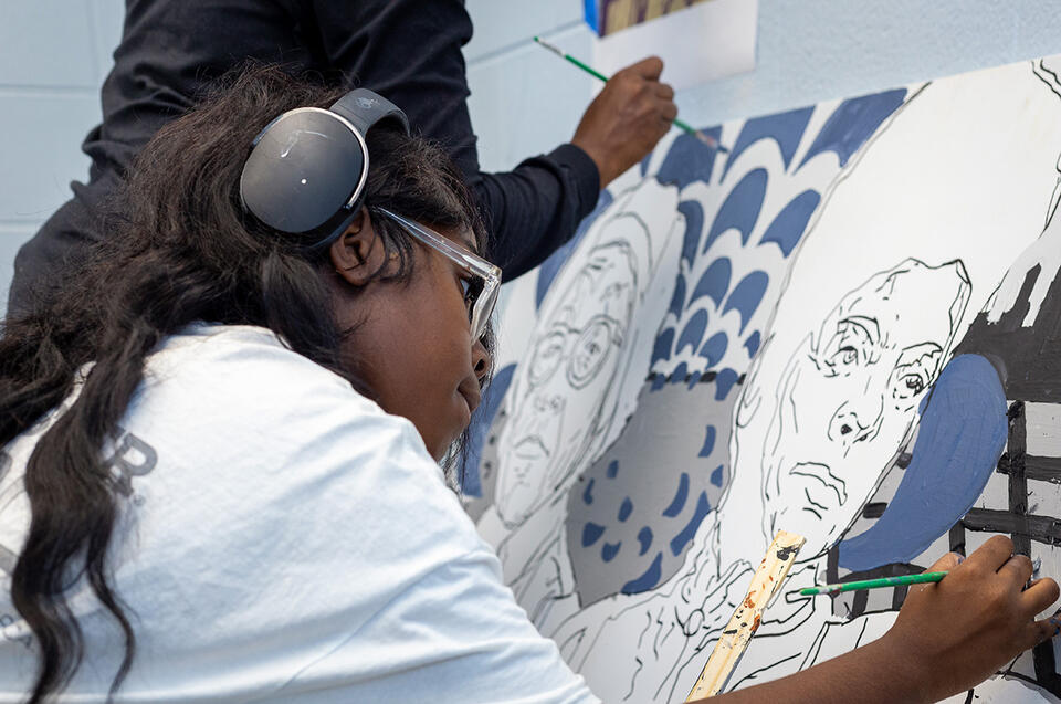 Bronzeville teens transform bus stops with art