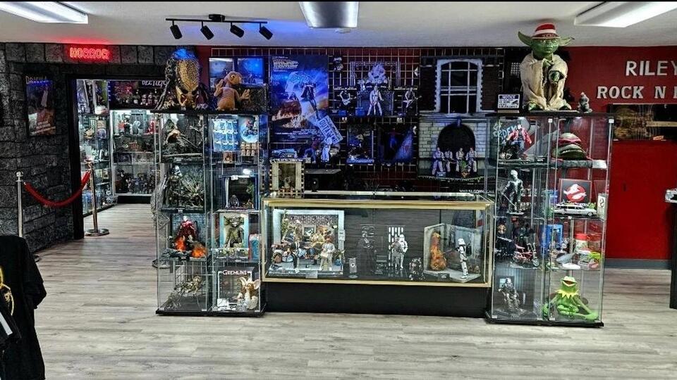 Cincinnati’s West Side gets a retro collectibles hotspot