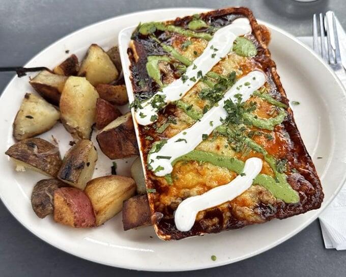 Cleveland’s waffle wonder: Lucky’s Cafe magic