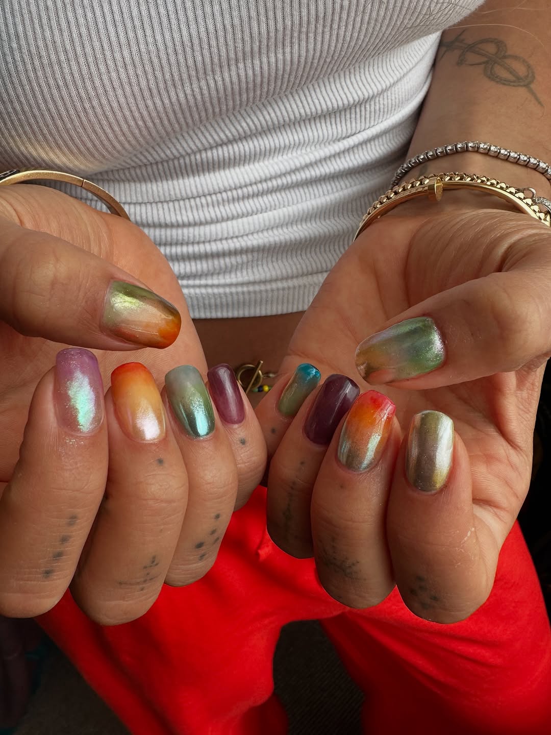 Rita Ora’s Chrome Nails: Copycat Debate 🎨