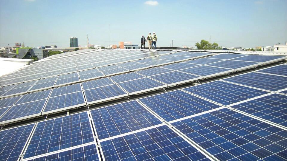How Empty Rooftops Are Slashing Power Bills