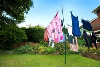hoa restricted single mom’s laundry line