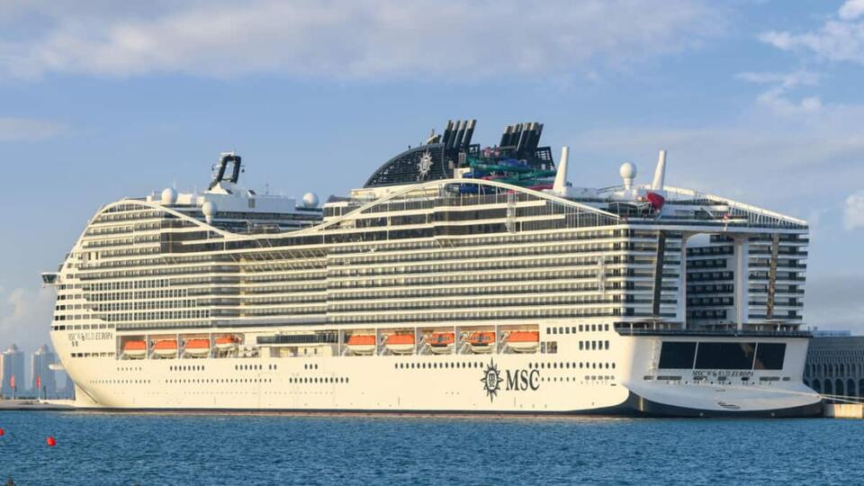 Cruise Ship Goes Dark: Would You Panic?