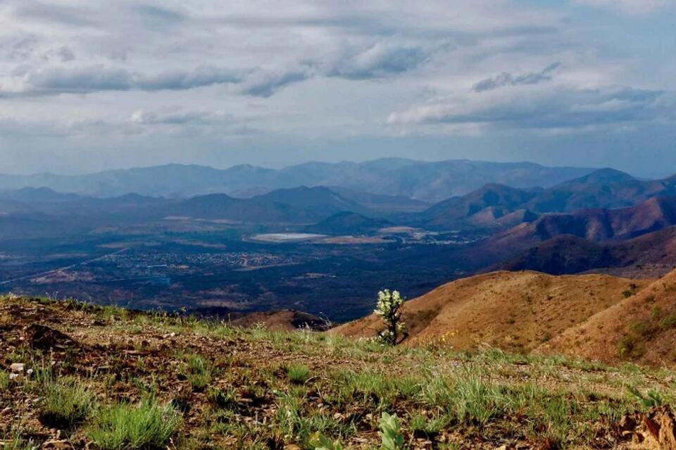 Earth’s Wild Past: Quakes, Volcanoes & Life?