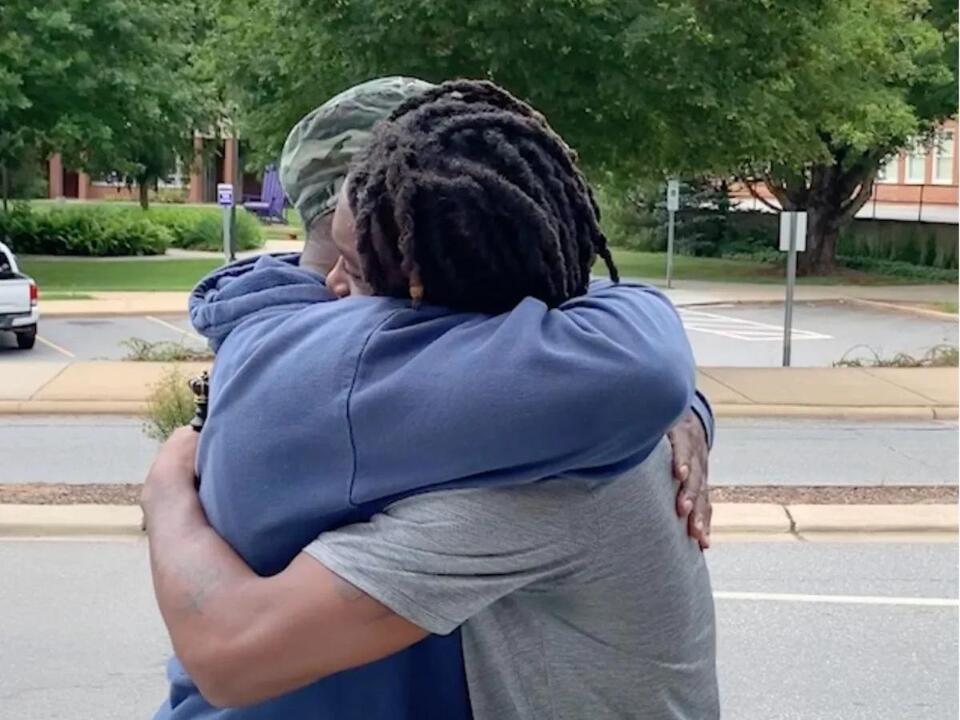 Dad’s emotional college send-off sparks viral moment