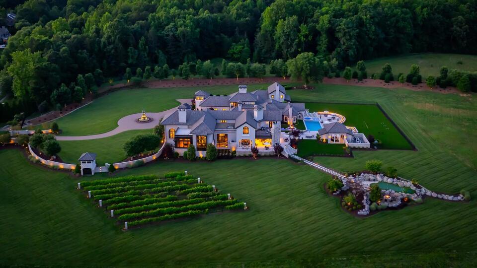 Inside Davidson’s $14M vineyard estate