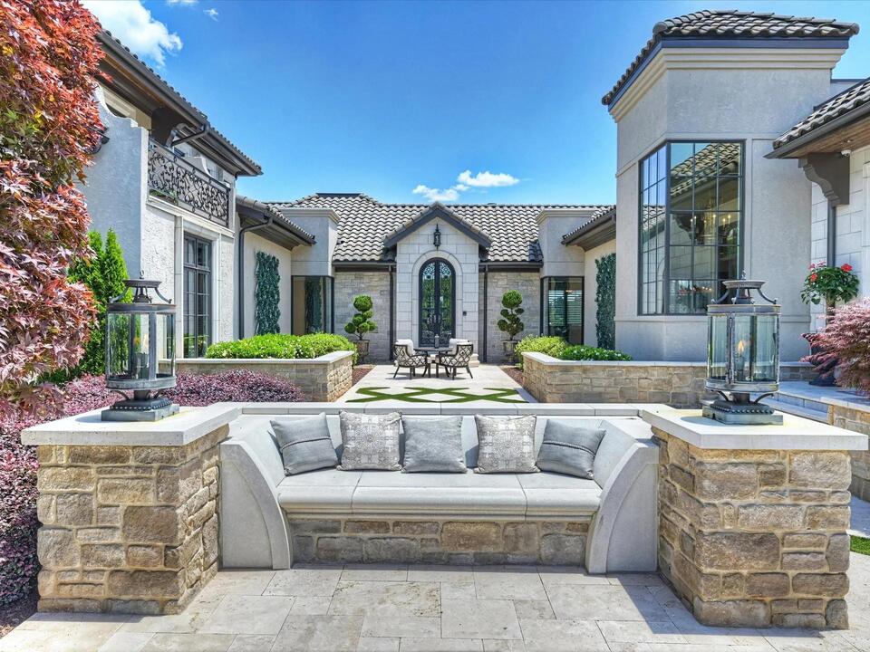 Inside Davidson’s $14M vineyard estate