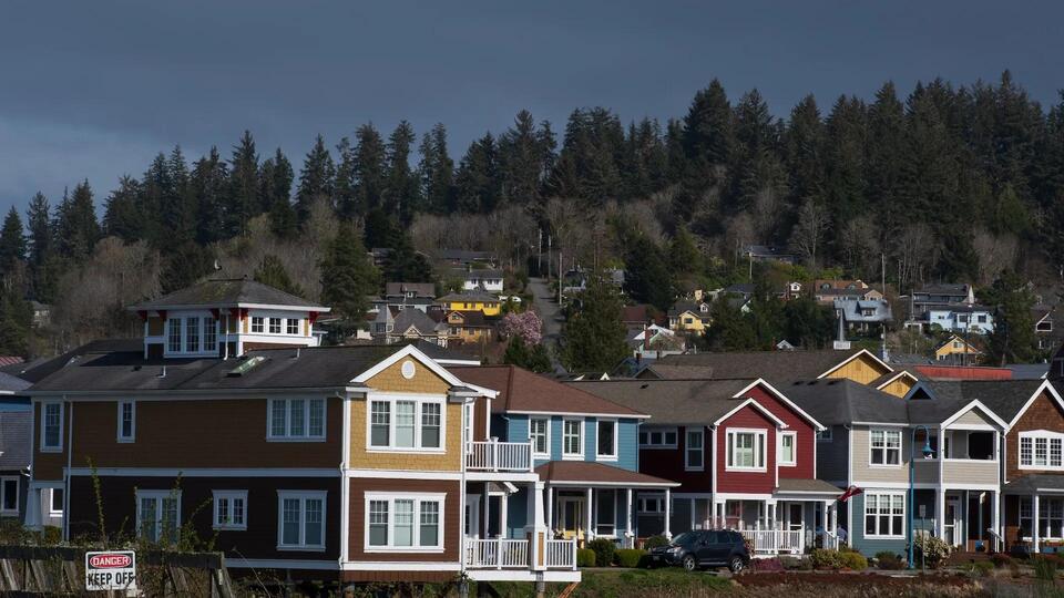 Oregon homeowners hit hard by wildfire insurance hikes