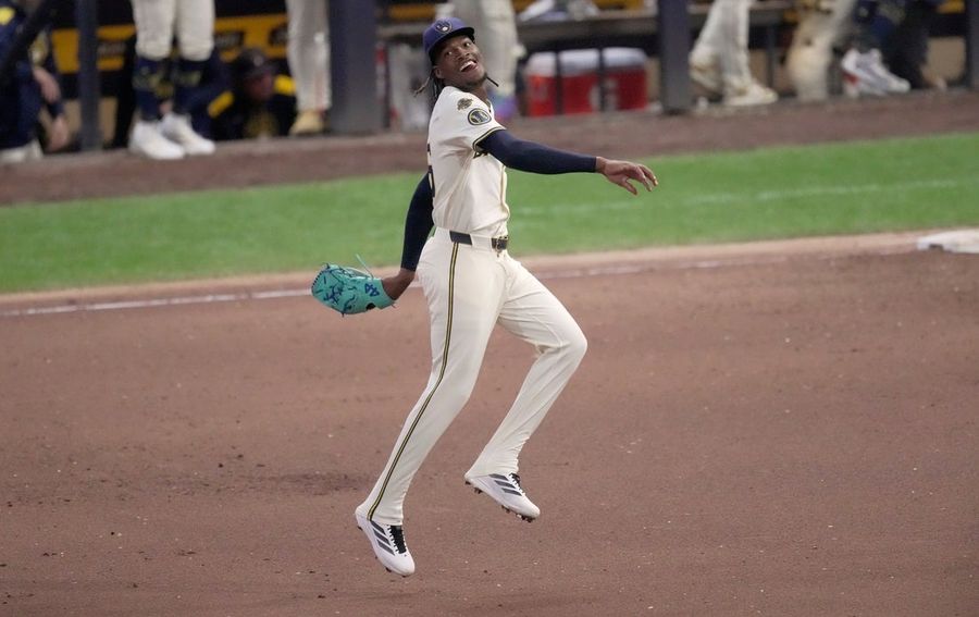 Uribe slams the door, Crew survives chaos