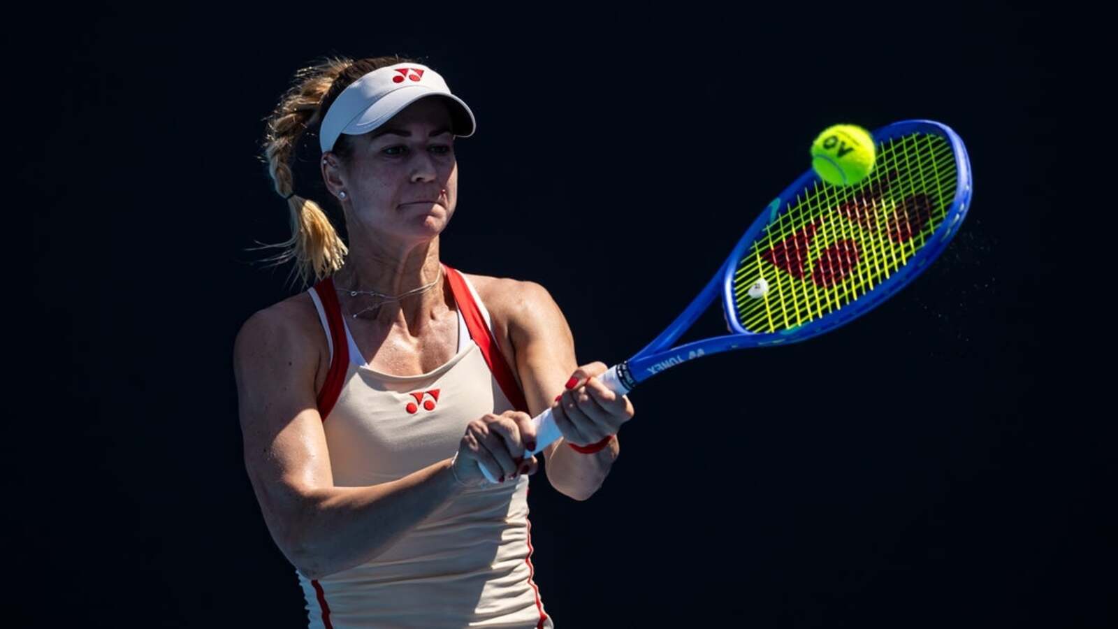 Bondar shocks Svitolina in brutal upset