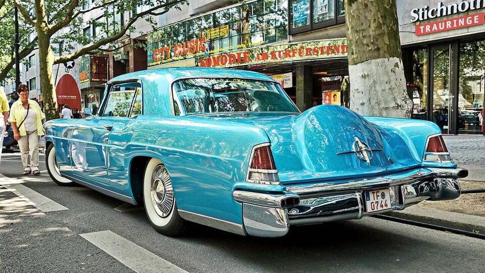 This Car Was America’s Ultimate Flex