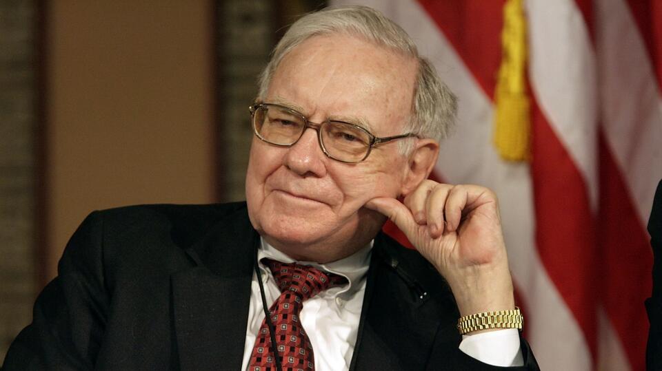 Buffett’s Secret Stash: Big Dividends, Anyone?