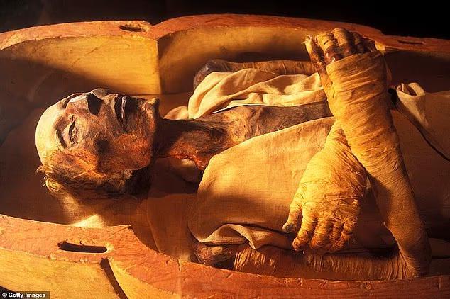 Sunken Egyptian City Reveals Sphinx of Exodus Pharaoh?!