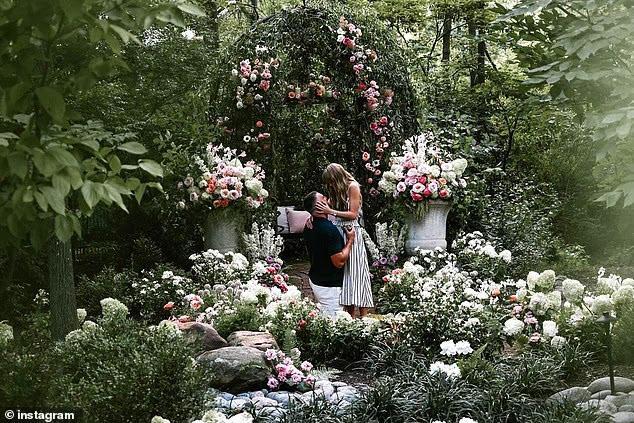 Taylor Swift Engaged! The Ring Is Insane