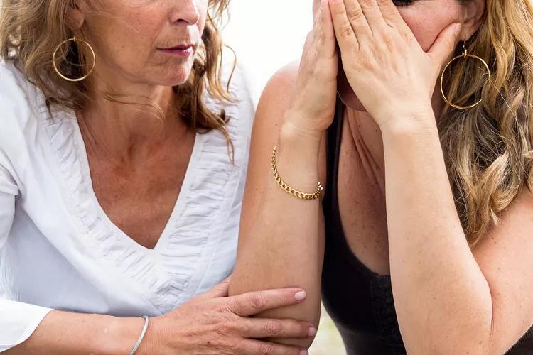 Wedding day drama: Mom wants airport pickup
