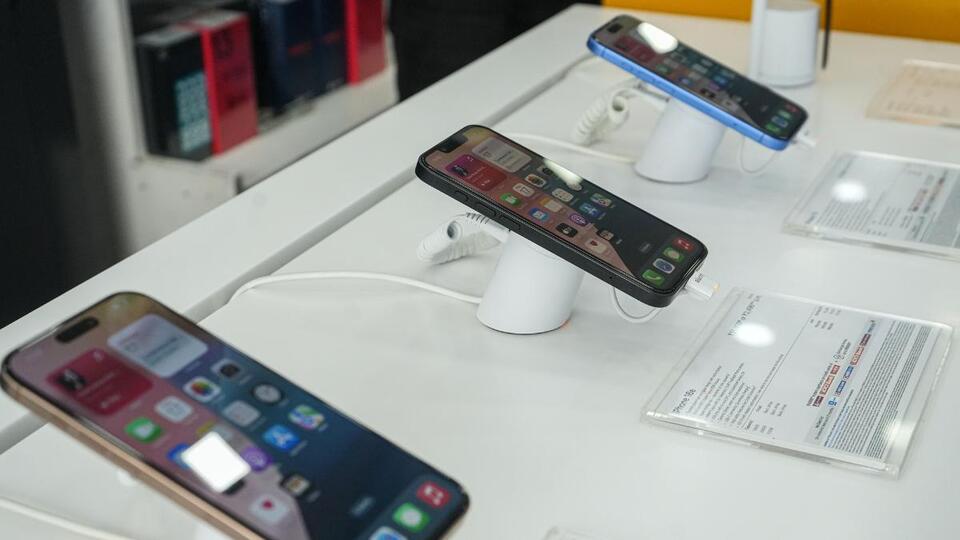 Will Apple’s iPhone Reinvention Change Everything?