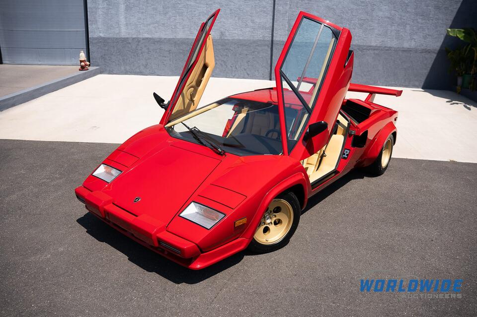Lambo Unicorn Alert: Countach 5000S Up for Grabs!