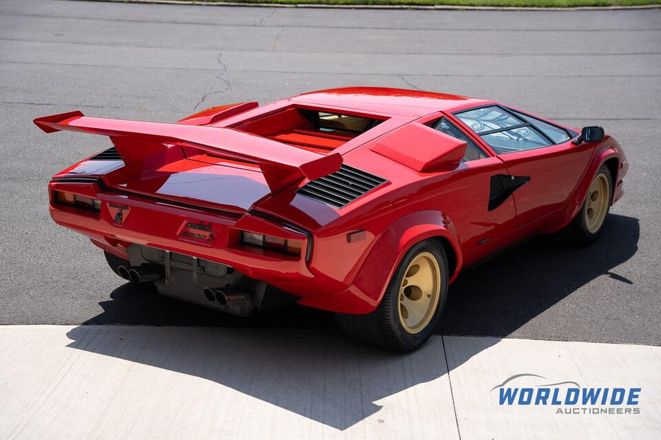 Lambo Unicorn Alert: Countach 5000S Up for Grabs!