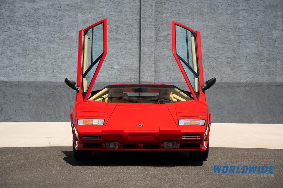 Lambo Unicorn Alert: Countach 5000S Up for Grabs!