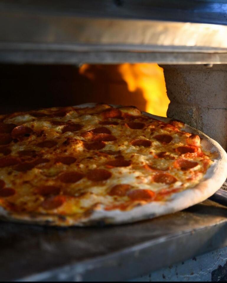 Brooklyn’s Di Fara: Pizza worth every minute