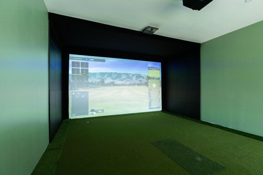 Anna’s golf club goes high-tech during course closure
