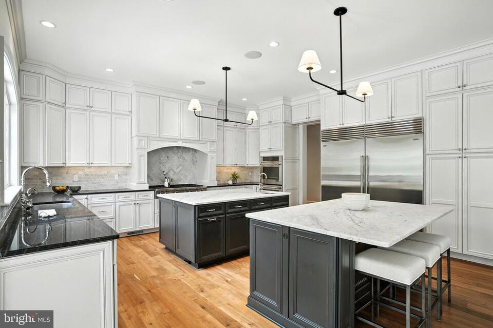 NFL star’s Great Falls mansion up for grabs