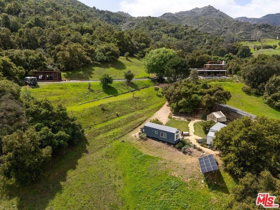 Why Everyone’s Dreaming of Off-Grid Life