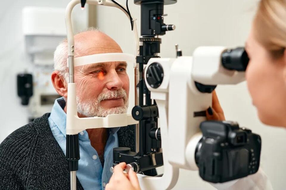 Your Eye Exam = Early Alzheimer’s Clues?