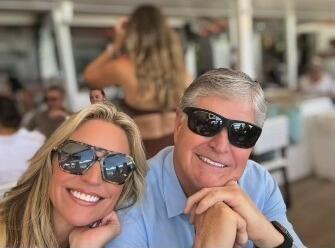 Fox News’ Ainsley & Hannity’s Fam Vacation Pics!