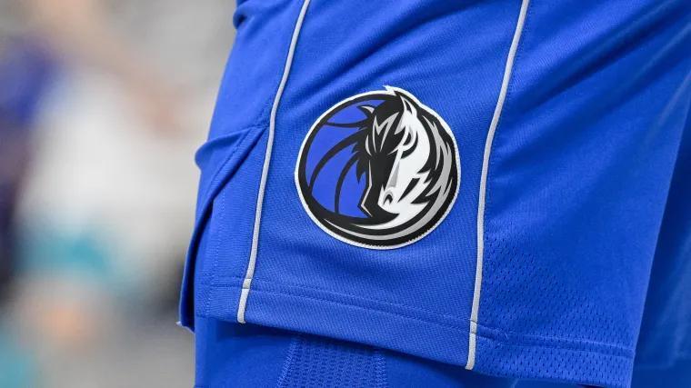 Lakers Take a Chance on Ex-Mavs Big Kylor Kelley