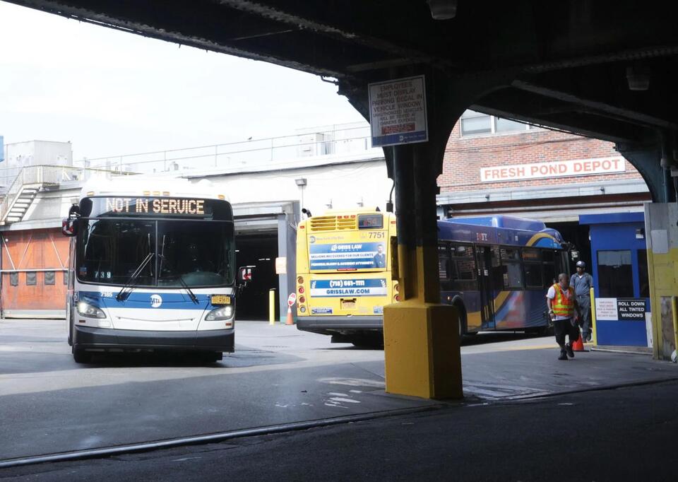 Brooklyn bus union drama: Leader ousted over messy love triangle