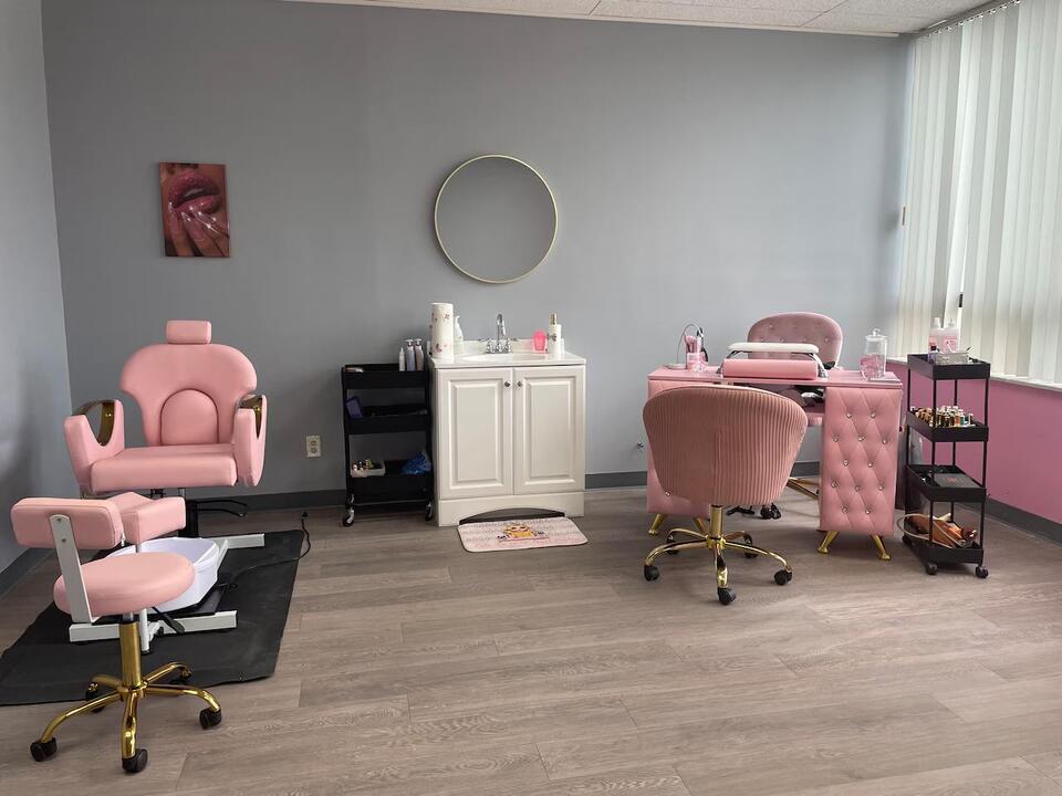 Parma Heights teen launches her own nail salon