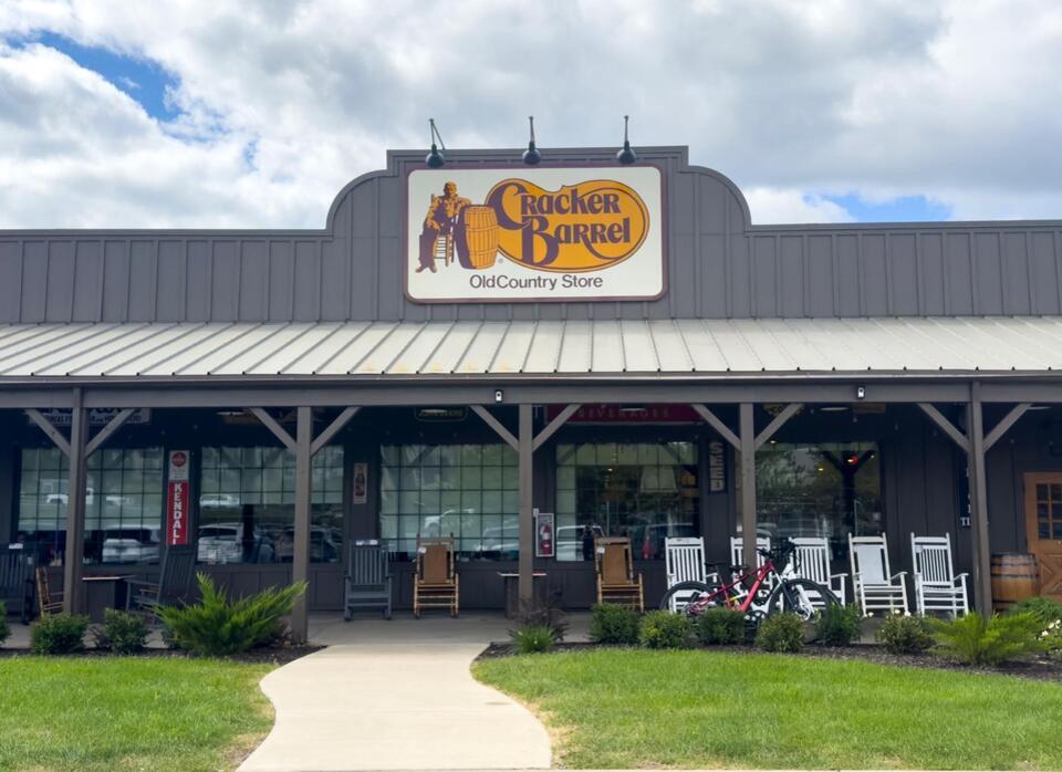 Cracker Barrel Logo Drama: Fans Revolt!
