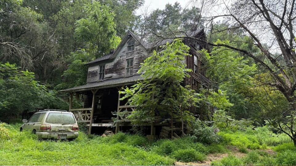 Would you buy a $300K raccoon house in Parkton?