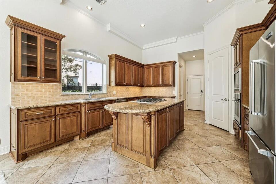 Deshaun Watson sells Houston mansion amid Browns journey