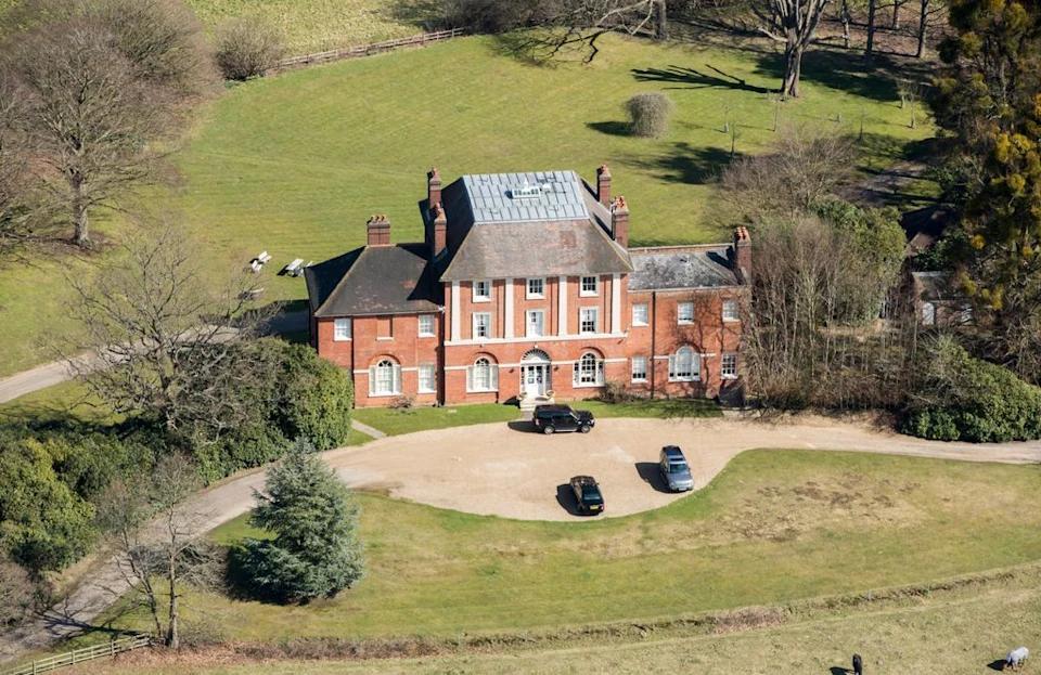 William & Kate’s Palace Snub?! 👀