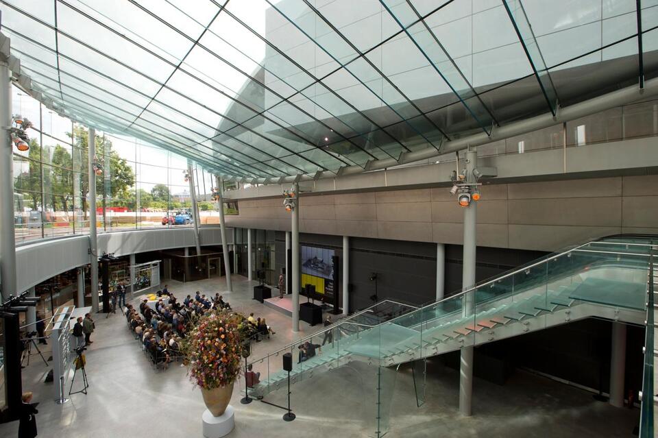 Van Gogh Museum Drama! 🎨 Will It Really Close?