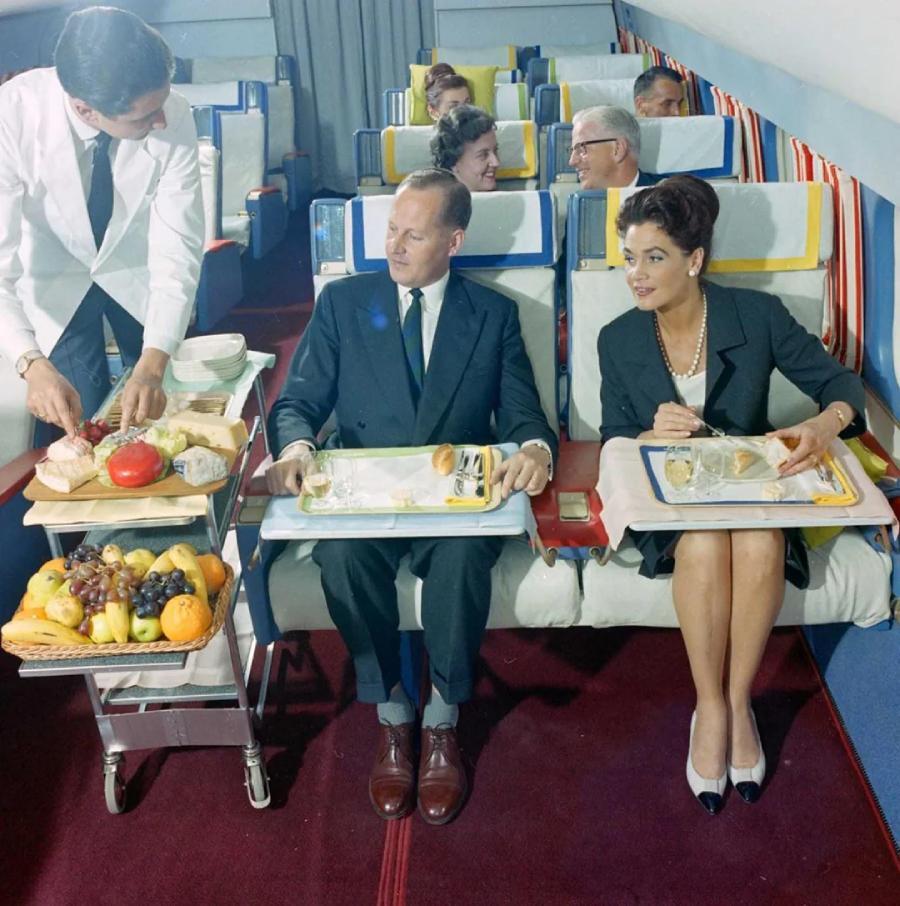 Adulthood in the 60s Wasn’t All Mad Men Vibes 📸