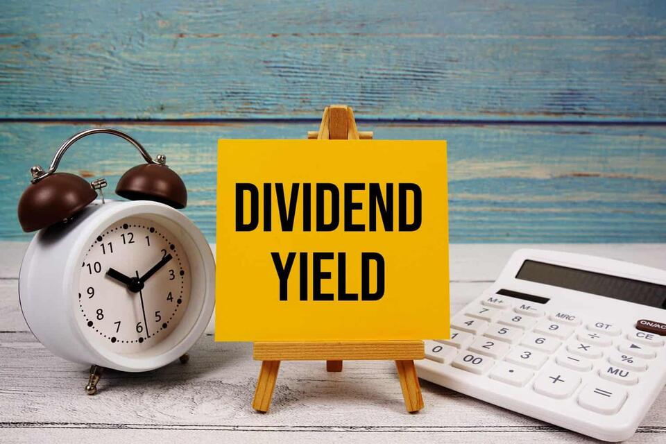 How to Turn ETFs Into Monthly Cash Flow