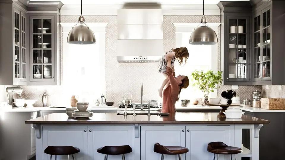 Mortgage Rates Dip—Is It Time to Buy?