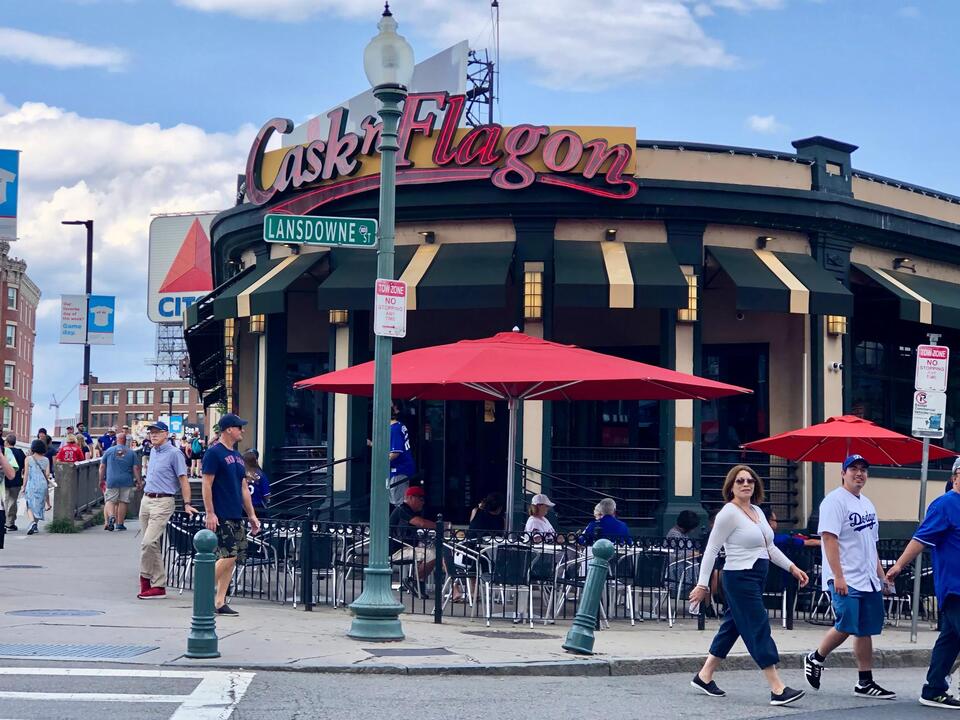 Boston’s Cask 'n Flagon scores big for sports fans