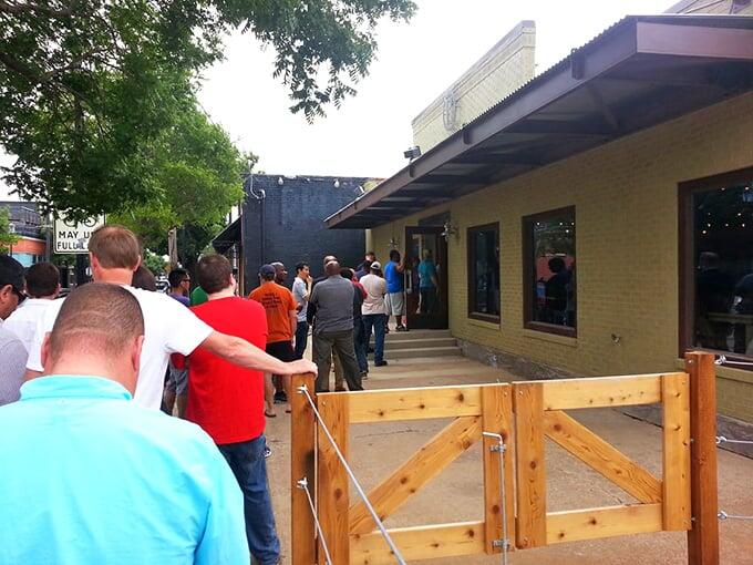 Dallas’ Pecan Lodge: Sausage worth the wait
